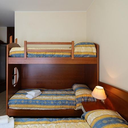 Easy Hotel Meryon Sottomarina Exteriör bild