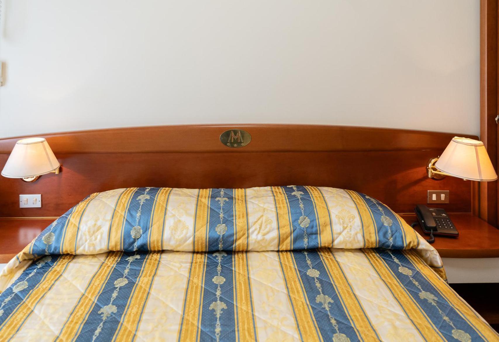 Easy Hotel Meryon Sottomarina Rum bild